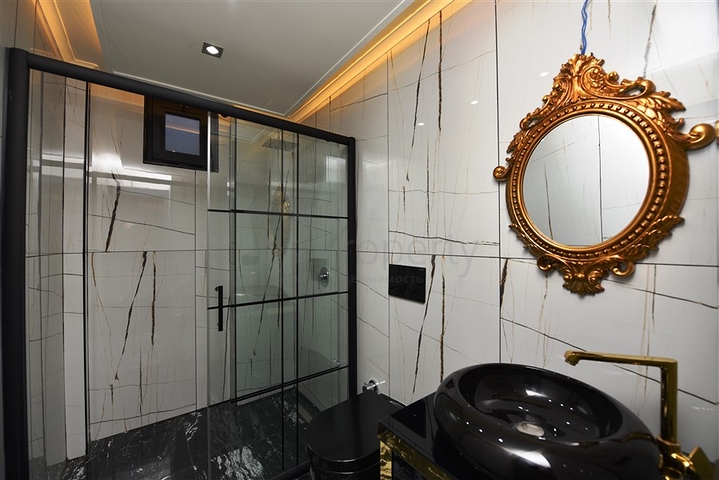 فيلا فاخرة - اطلالة بحر - في مركز مدينة الانيا 