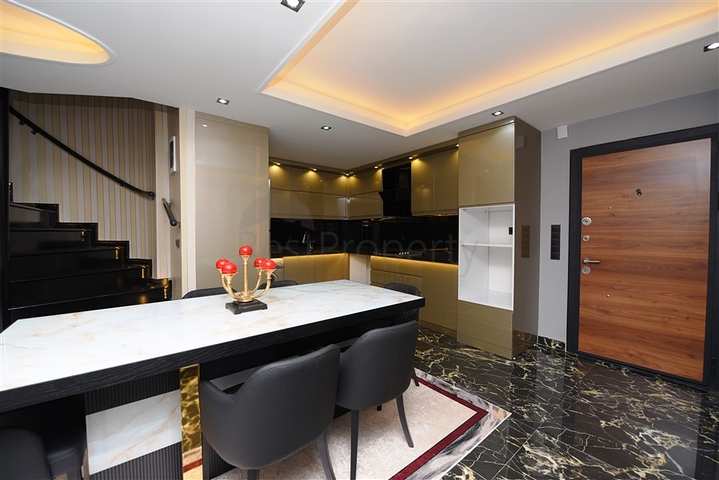 فيلا فاخرة - اطلالة بحر - في مركز مدينة الانيا 