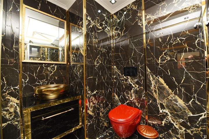 فيلا فاخرة - اطلالة بحر - في مركز مدينة الانيا 