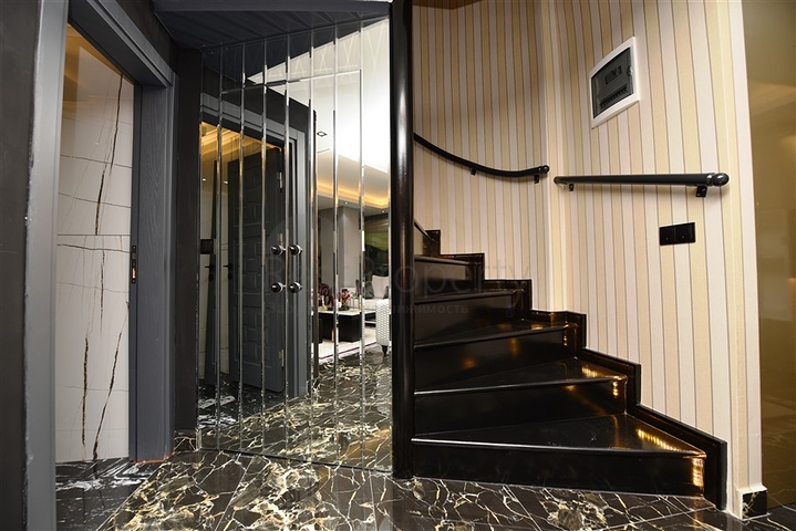 فيلا فاخرة - اطلالة بحر - في مركز مدينة الانيا 