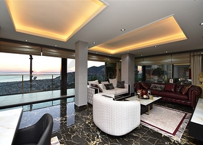 فيلا فاخرة - اطلالة بحر - في مركز مدينة الانيا 