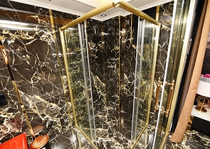 فيلا فاخرة - اطلالة بحر - في مركز مدينة الانيا 