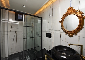 فيلا فاخرة - اطلالة بحر - في مركز مدينة الانيا 