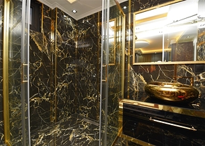 فيلا فاخرة - اطلالة بحر - في مركز مدينة الانيا 