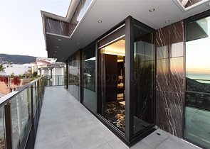 فيلا فاخرة - اطلالة بحر - في مركز مدينة الانيا 