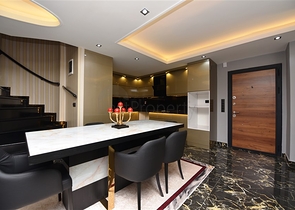 فيلا فاخرة - اطلالة بحر - في مركز مدينة الانيا 