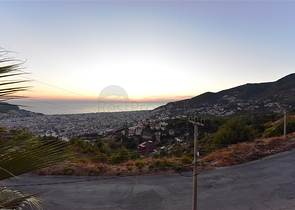 فيلا فاخرة - اطلالة بحر - في مركز مدينة الانيا 