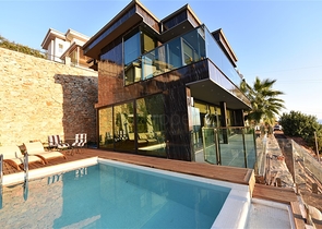 فيلا فاخرة - اطلالة بحر - في مركز مدينة الانيا 