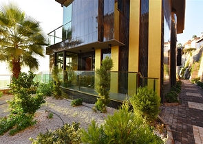 فيلا فاخرة - اطلالة بحر - في مركز مدينة الانيا 