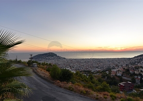 فيلا فاخرة - اطلالة بحر - في مركز مدينة الانيا 