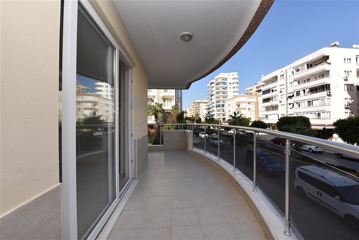 اغتنم الفرصة !! شقة 2 غرفة وصالة في موقع حيوي قريب من البحر والخدمات -بسعر منافس -مهموتلار / الانيا 