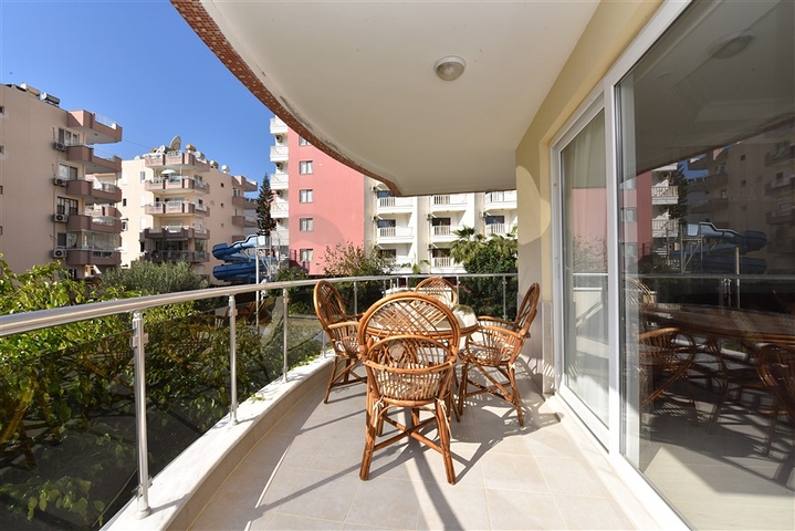 اغتنم الفرصة !! شقة 2 غرفة وصالة في موقع حيوي قريب من البحر والخدمات -بسعر منافس -مهموتلار / الانيا 