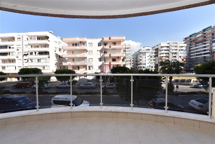 اغتنم الفرصة !! شقة 2 غرفة وصالة في موقع حيوي قريب من البحر والخدمات -بسعر منافس -مهموتلار / الانيا 