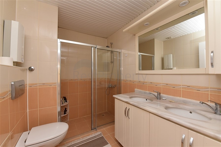 اغتنم الفرصة !! شقة 2 غرفة وصالة في موقع حيوي قريب من البحر والخدمات -بسعر منافس -مهموتلار / الانيا 