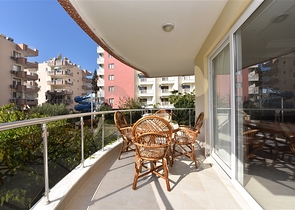 اغتنم الفرصة !! شقة 2 غرفة وصالة في موقع حيوي قريب من البحر والخدمات -بسعر منافس -مهموتلار / الانيا 