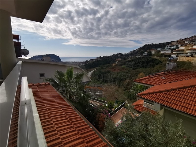 فيلا مستقلة - مسبح خاص - 3 غرف وصالة - في كاستل / الانيا 