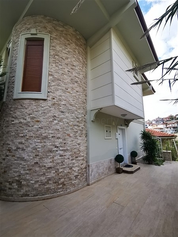 فيلا مستقلة - مسبح خاص - 3 غرف وصالة - في كاستل / الانيا 