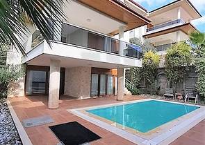 فيلا مستقلة - مسبح خاص - 3 غرف وصالة - في كاستل / الانيا 