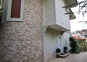 فيلا مستقلة - مسبح خاص - 3 غرف وصالة - في كاستل / الانيا 