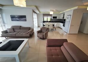 فيلا مستقلة - مسبح خاص - 3 غرف وصالة - في كاستل / الانيا 