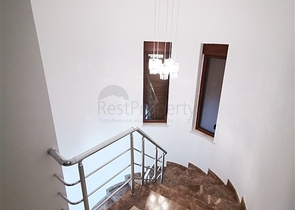 فيلا مستقلة - مسبح خاص - 3 غرف وصالة - في كاستل / الانيا 