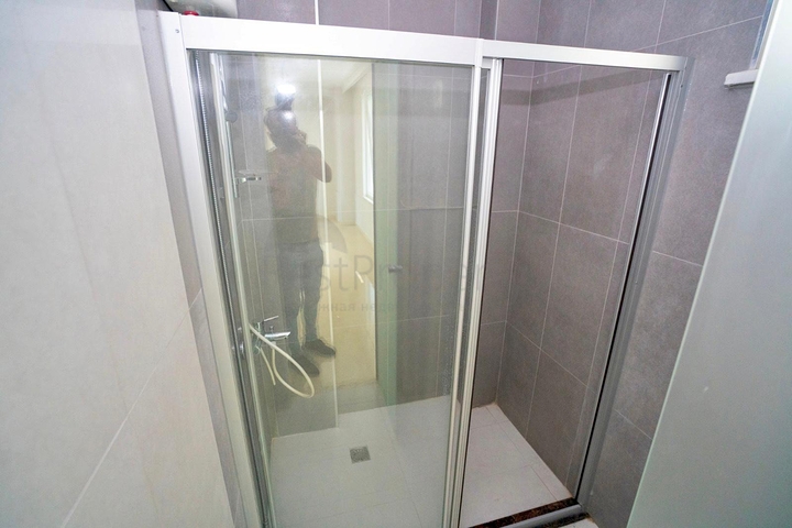 دوبلكس واسعة - ضمن مجمع على النهر مباشرة - في كاستل / الانيا 