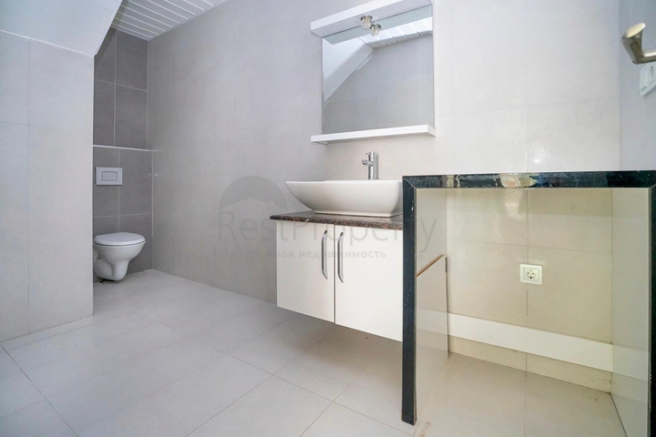 دوبلكس واسعة - ضمن مجمع على النهر مباشرة - في كاستل / الانيا 