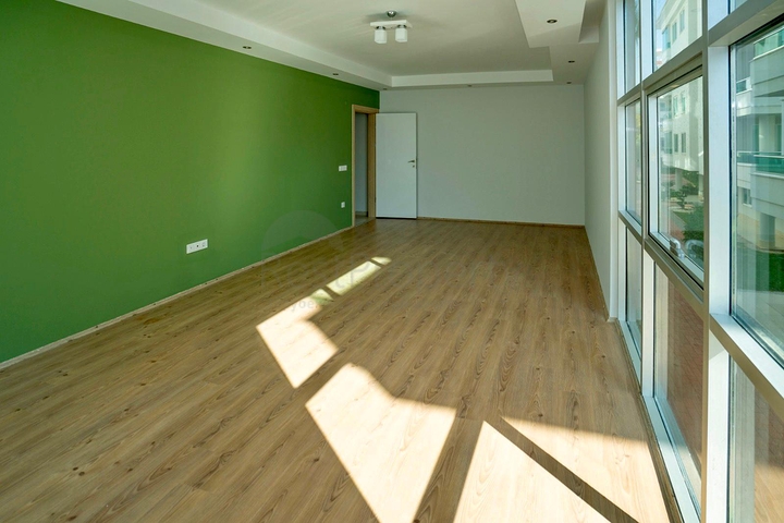 دوبلكس واسعة - ضمن مجمع على النهر مباشرة - في كاستل / الانيا 