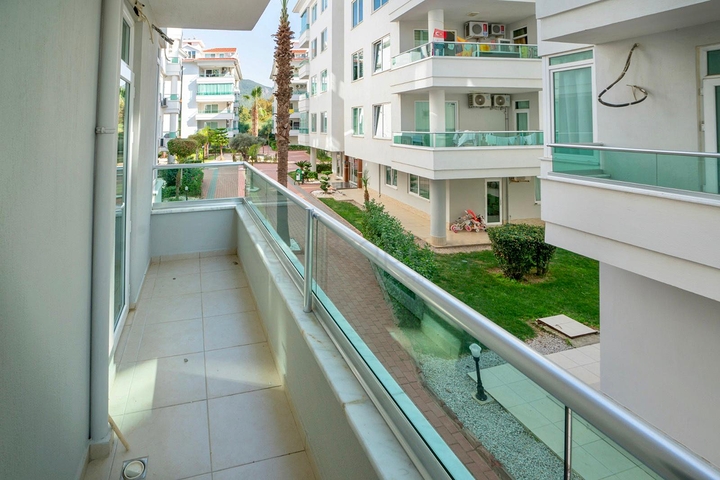 دوبلكس واسعة - ضمن مجمع على النهر مباشرة - في كاستل / الانيا 