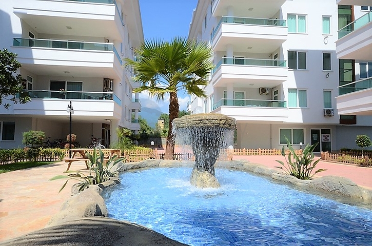 دوبلكس واسعة - ضمن مجمع على النهر مباشرة - في كاستل / الانيا 