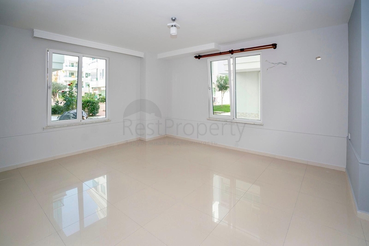 دوبلكس واسعة - ضمن مجمع على النهر مباشرة - في كاستل / الانيا 