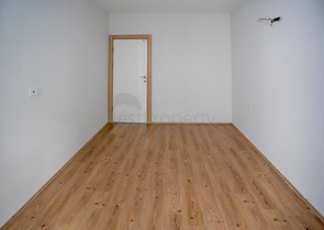 دوبلكس واسعة - ضمن مجمع على النهر مباشرة - في كاستل / الانيا 