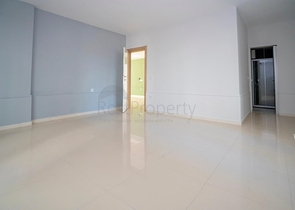 دوبلكس واسعة - ضمن مجمع على النهر مباشرة - في كاستل / الانيا 