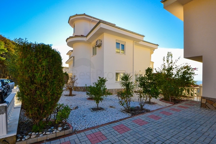 اطلالة بحر - فيلا مستقلة -3 غرف نوم - في كارجي جاك / الانيا 