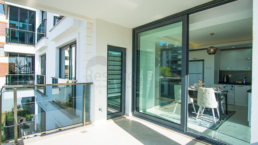 اطلالة بحر - دوبلكس فاخرة من تصميم 2 غرفة وصالة - في كاستل / الانيا 