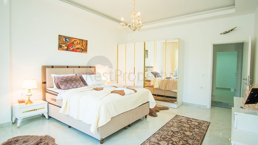 اطلالة بحر - دوبلكس فاخرة من تصميم 2 غرفة وصالة - في كاستل / الانيا 