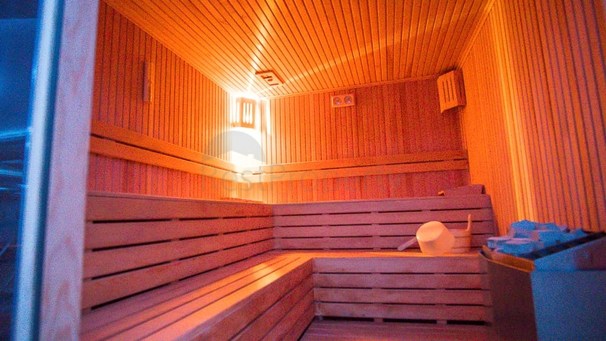 اطلالة بحر - دوبلكس فاخرة من تصميم 2 غرفة وصالة - في كاستل / الانيا 