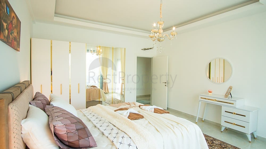 اطلالة بحر - دوبلكس فاخرة من تصميم 2 غرفة وصالة - في كاستل / الانيا 