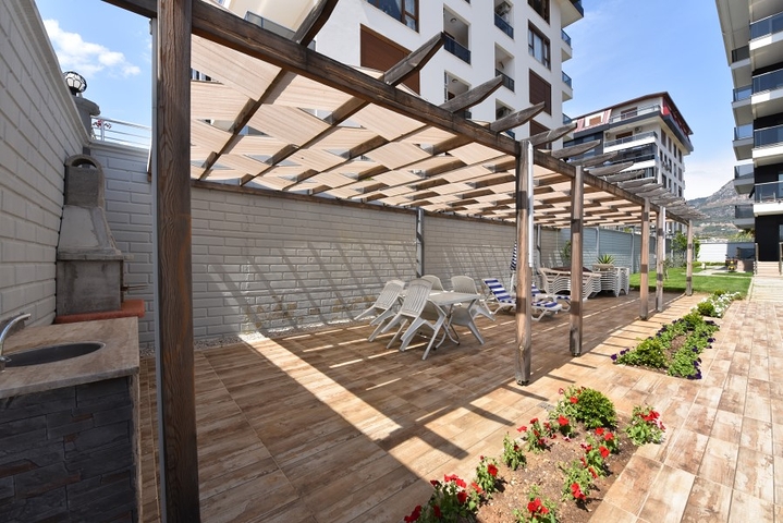 اطلالة بحر - دوبلكس فاخرة من تصميم 2 غرفة وصالة - في كاستل / الانيا 