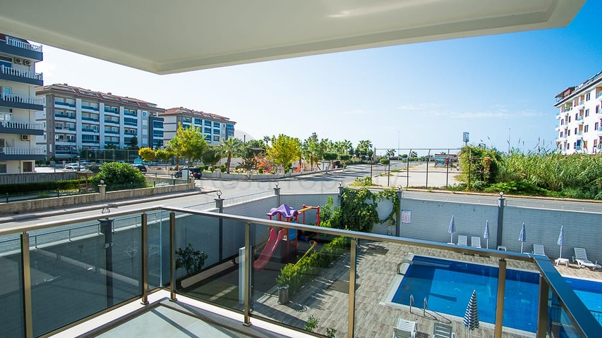 اطلالة بحر - دوبلكس فاخرة من تصميم 2 غرفة وصالة - في كاستل / الانيا 