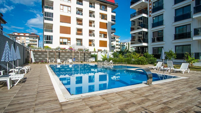 اطلالة بحر - دوبلكس فاخرة من تصميم 2 غرفة وصالة - في كاستل / الانيا 