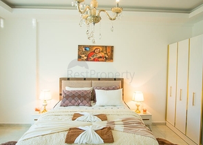 اطلالة بحر - دوبلكس فاخرة من تصميم 2 غرفة وصالة - في كاستل / الانيا 