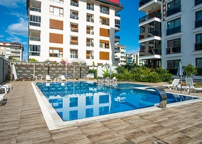 اطلالة بحر - دوبلكس فاخرة من تصميم 2 غرفة وصالة - في كاستل / الانيا 