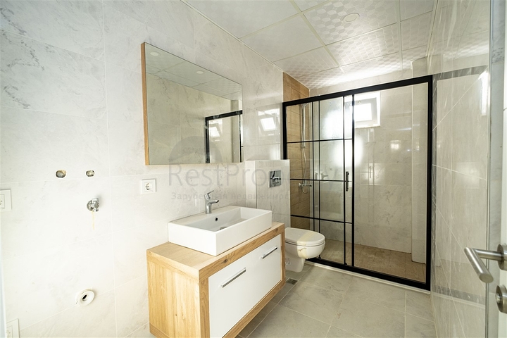 شقق بتصميمات مختلفة في مجمع جديد في ليمان