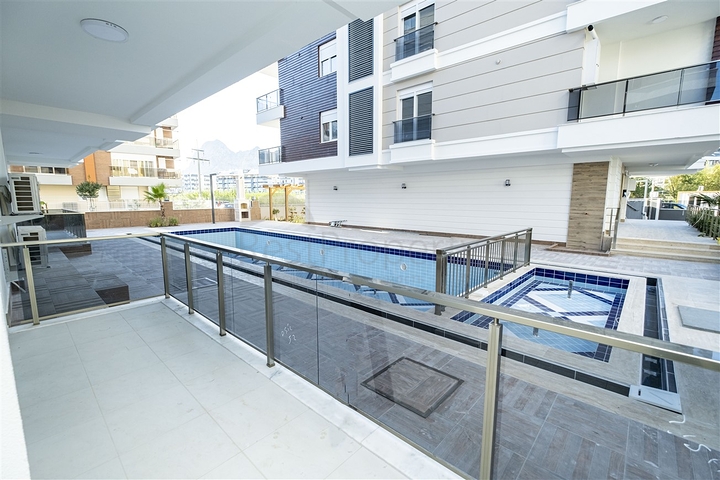 شقق بتصميمات مختلفة في مجمع جديد في ليمان