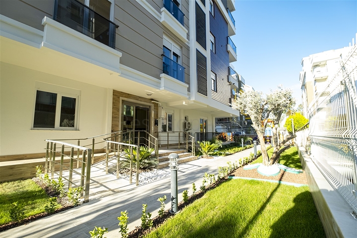 شقق بتصميمات مختلفة في مجمع جديد في ليمان