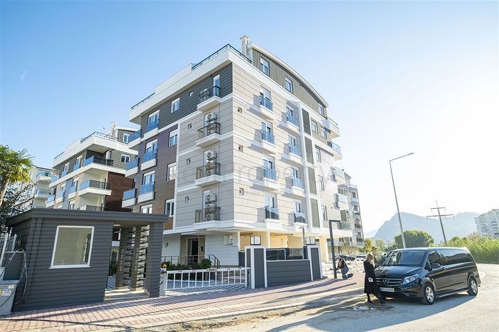 شقق بتصميمات مختلفة في مجمع جديد في ليمان