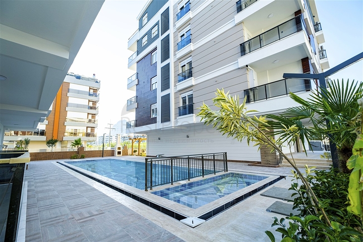 شقق بتصميمات مختلفة في مجمع جديد في ليمان