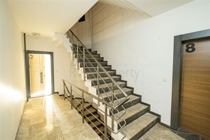 شقق بتصميمات مختلفة في مجمع جديد في ليمان