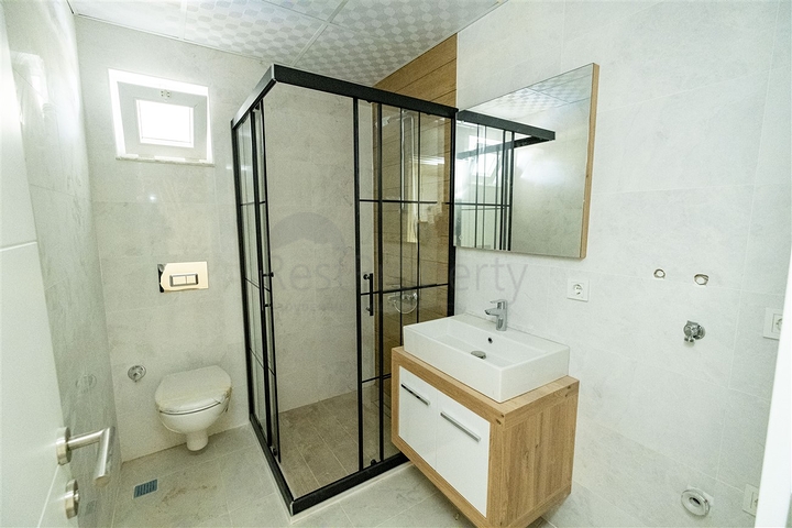 شقق بتصميمات مختلفة في مجمع جديد في ليمان